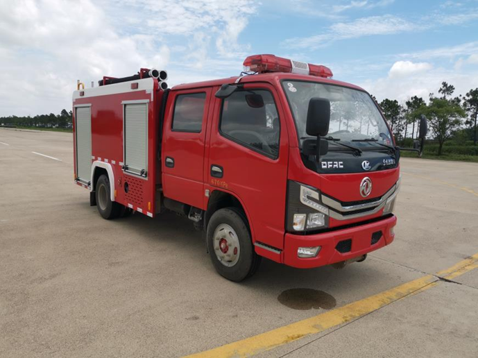 小多利卡（国六全柴）2吨水罐消防车